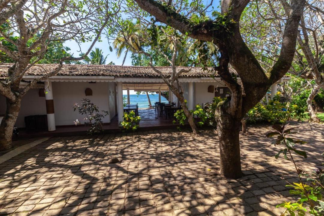Palm Villa Mirissa Hotel&Spa Exterior photo